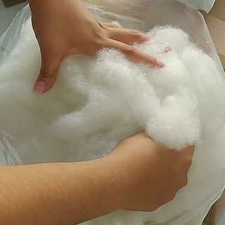 1Kg de Enchimento Branco Silicone 100% Puro Para Almofada  Travesseiro Envio Imediato