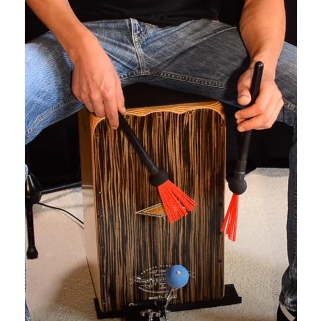 Vassourinha de Cajón Vic Firth CB1 Cajón Bru-llet com Cerdas de Nylon e Pescoço para Grave (12690)