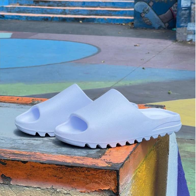 Chinelo Nuvem Masculino Slide Unissex Jogador Blogueiro Tendencia