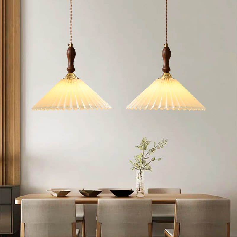 Luz Pendente De Cor De Nogueira De Estilo Medieval IKEE Com Abajur De Tecido Plissado Lustres De Teto LED Vintage , Quar