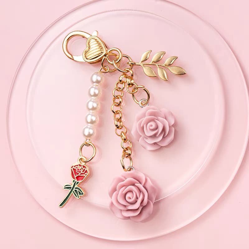 Chaveiro Vintage Camélia Rose Dourado Exquisito Love Pearl Leaf Charm For Bag USB Drive Acessório Pingente Festa Presente