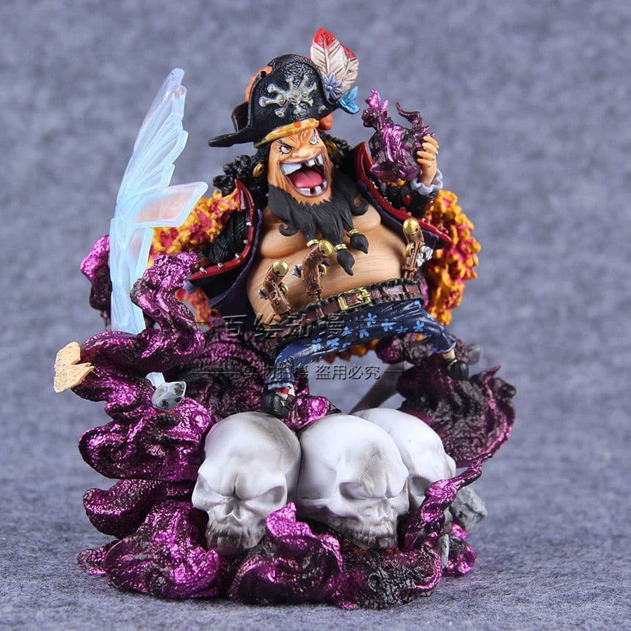 One Piece G5 Barba Negra Quatro Imperadores Figura de Ressonância Estátua Anime Modelo Q Versão Ornamentos