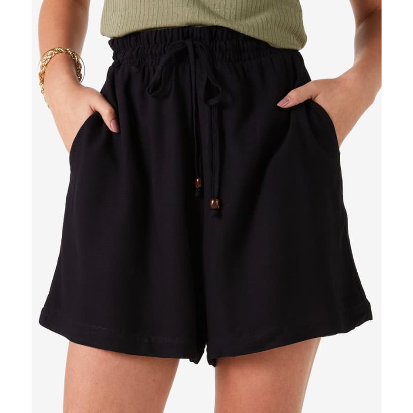 Short feminino com amarração liso preto confortável