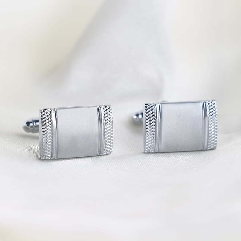 Acessórios de Moda: Abotoaduras Novas de Boutique, Abotoaduras Retangulares com Padrão Escovado Liso, Abotoaduras de Met