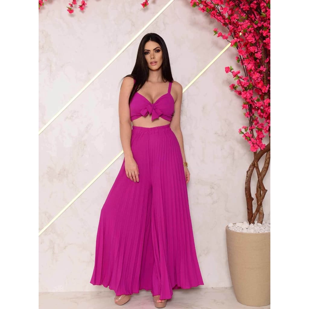 Conjunto Feminino Chic Calça Cintura Alta Modelo Pantalona Tecido Em Duna Plissada e Cropped Com Detalhe De Amarração No Busto Alça Fina Moda Primavera - Verão