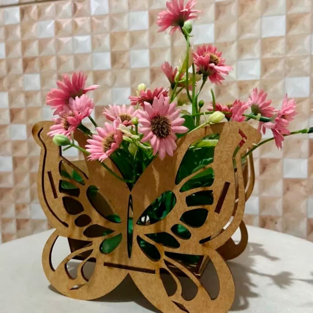 Kit Centro de Mesa Borboleta Vazada para Aniversários e Lembrancinhas Cachepô em MDF cru