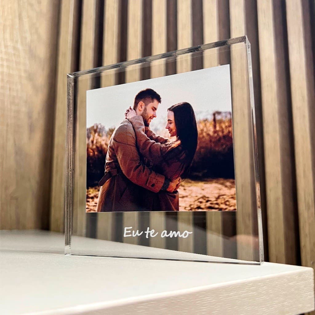 Placa Acrílico Casal com Foto e folha de  Calendário brinde