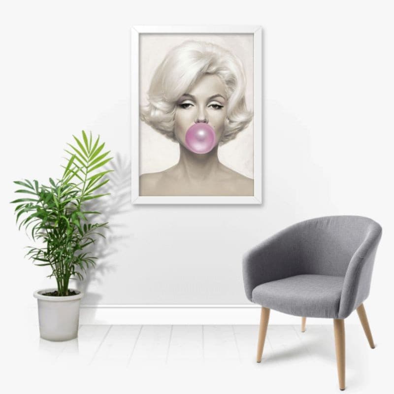Quadro placa decorativa Audrey Hepburn mascando chiclete rosa 20x30 Alta Qualidade 4k