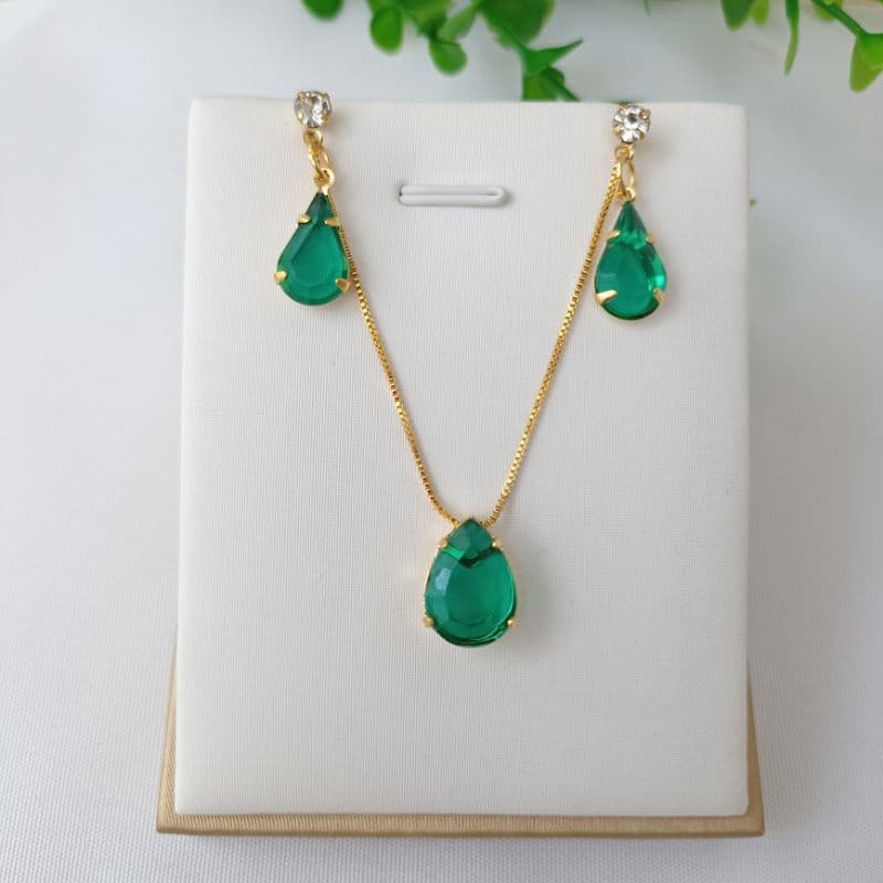Conjunto Colar e Brinco Gota/Coração Pendurada Esmeralda Exclusivo Qualidade Premium