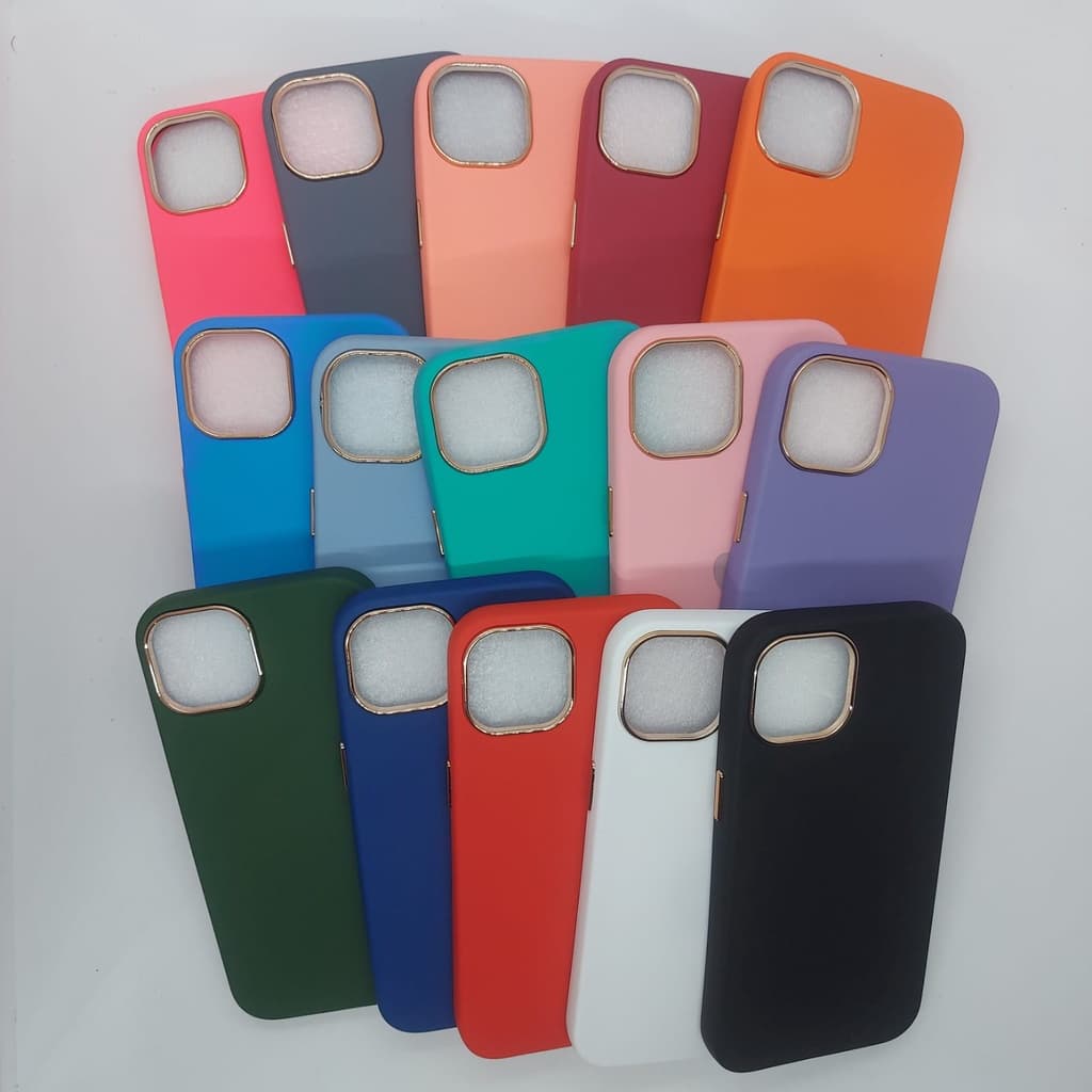 Capa Case Para IPhone X/XS - IPhone XS MAX - IPhone XR de Silicone com Interior Aveludado Detalhes Dourados