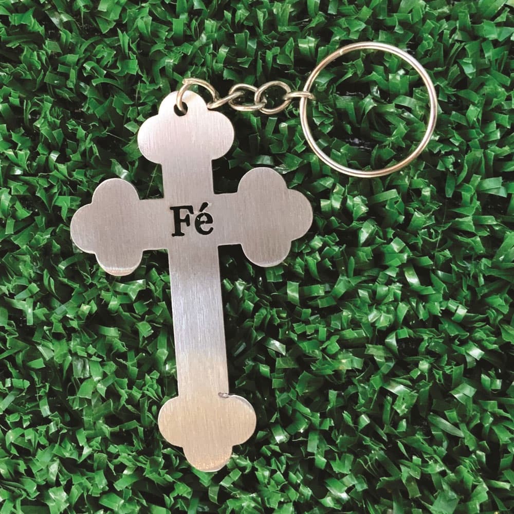 Chaveiro Cruz Na Fé Biblia Amuleto Lembrança Presente Cristão Lembrancinha  Presente