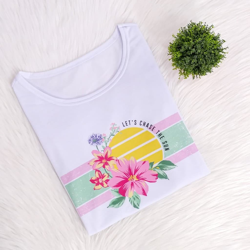 Camiseta Blusa T-Shirt de frase Let's Chanse M ao G3 plus size colorida e delicada, Camiseta floral feminina, blusas com