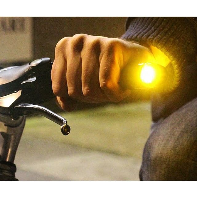 Contra Peso Guidão Moto LED 2 Cores de Luz Seta Esportivo Par Universal Contrapeso Moto Protetor Para Qualquer Moto