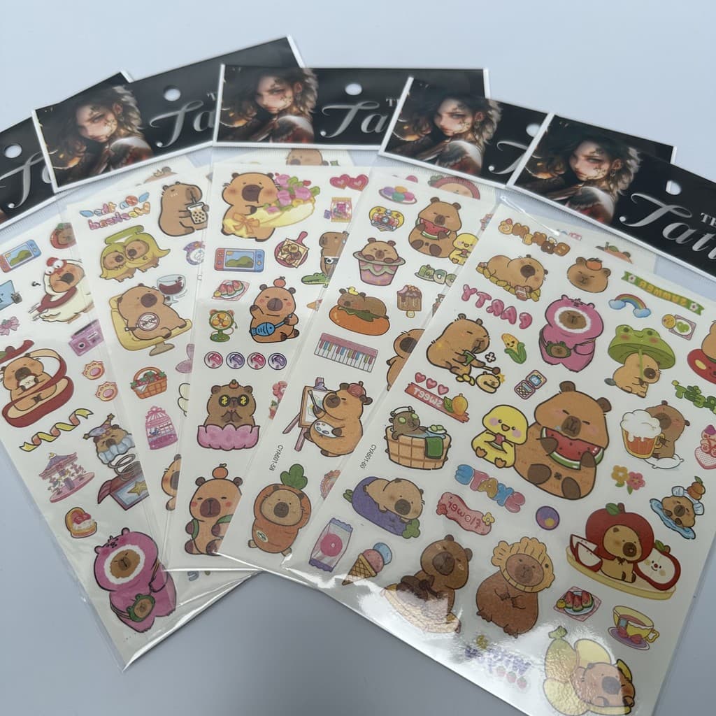 Uma Cartela Capivara c/ aprox 35 Tatuagens Temporárias