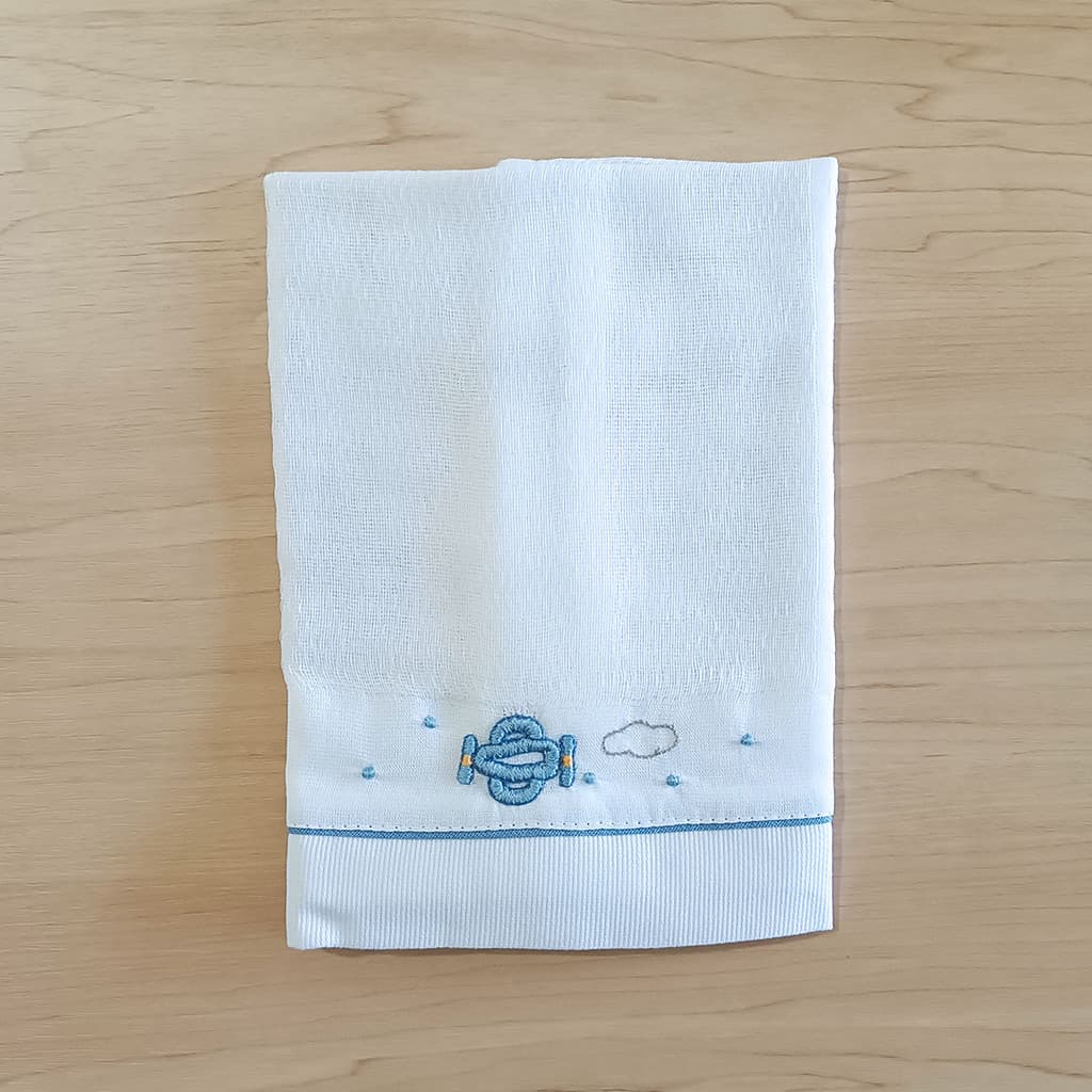 Fralda de boca | Bordada à mão | 100% algodão - Aviãozinho azul