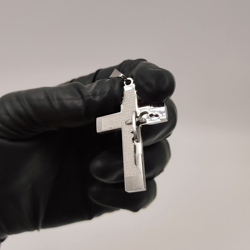 Pingente Crucifixo Cruz em Em Aço Inox  Legítima Pai Nosso Oração Relevo
