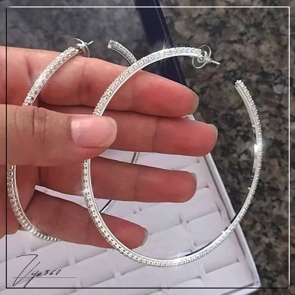 💎 Brinco de Argola com Strass – Leve, Sofisticado e Perfeito para Qualquer Ocasião!