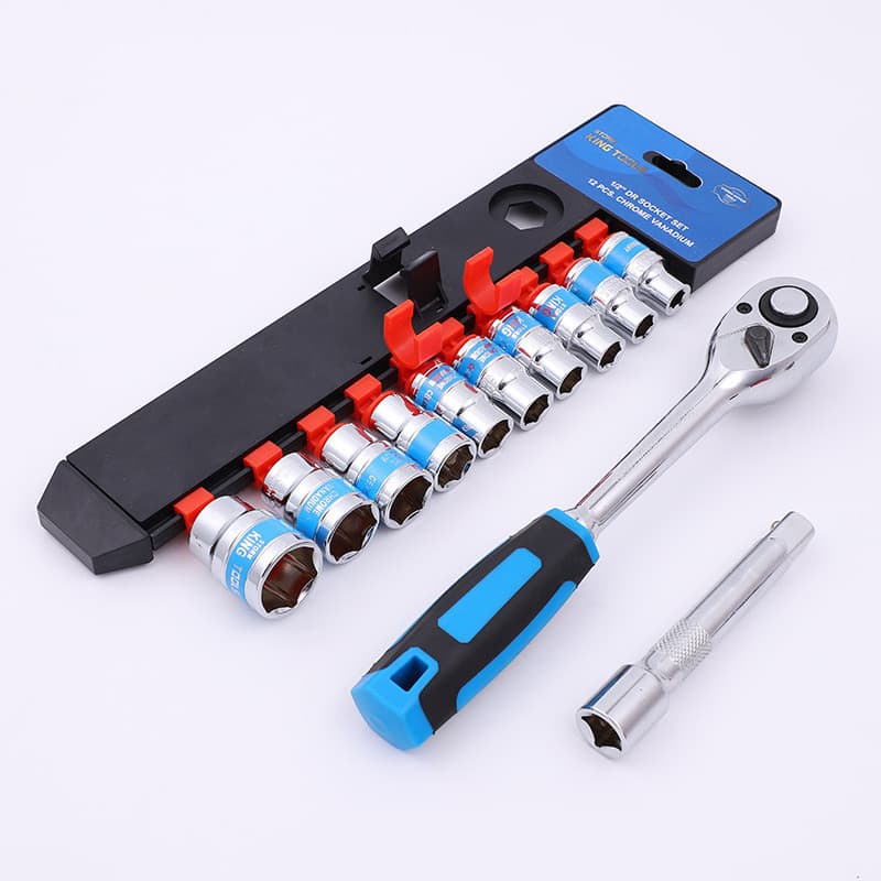 Kit de Ferramentas para Carro com 12 Peças - Chave de Catraca e Soquetes - Ideal para Reparos Domésticos e Automotivos