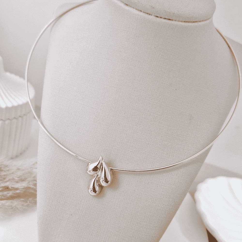 Colar aro com gota folheado em ouro 18k