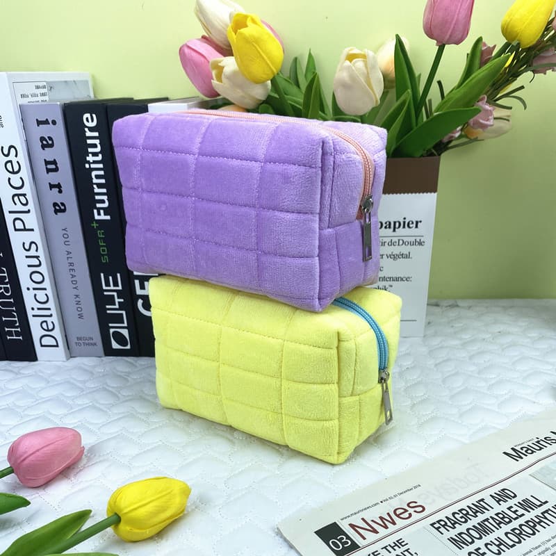 Necessaire Floral Feminina com Grande Capacidade para Maquiagem e Material Escolar