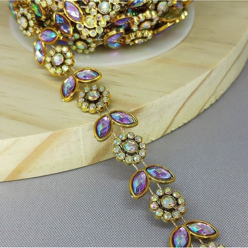 Aljofre de ABS Metalizado Flor Dourado e Furtacor - Corrente de ABS e Strass para Artesanato - 30cm