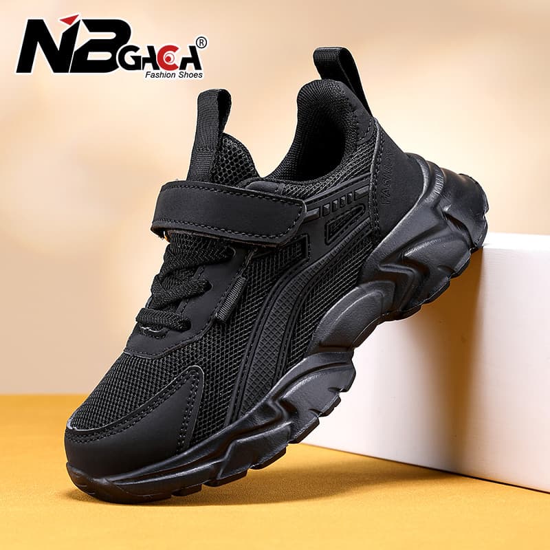 Lightweight black children's mesh breathable sports shoes for boys and girls non slip and wear-resistant running shoes