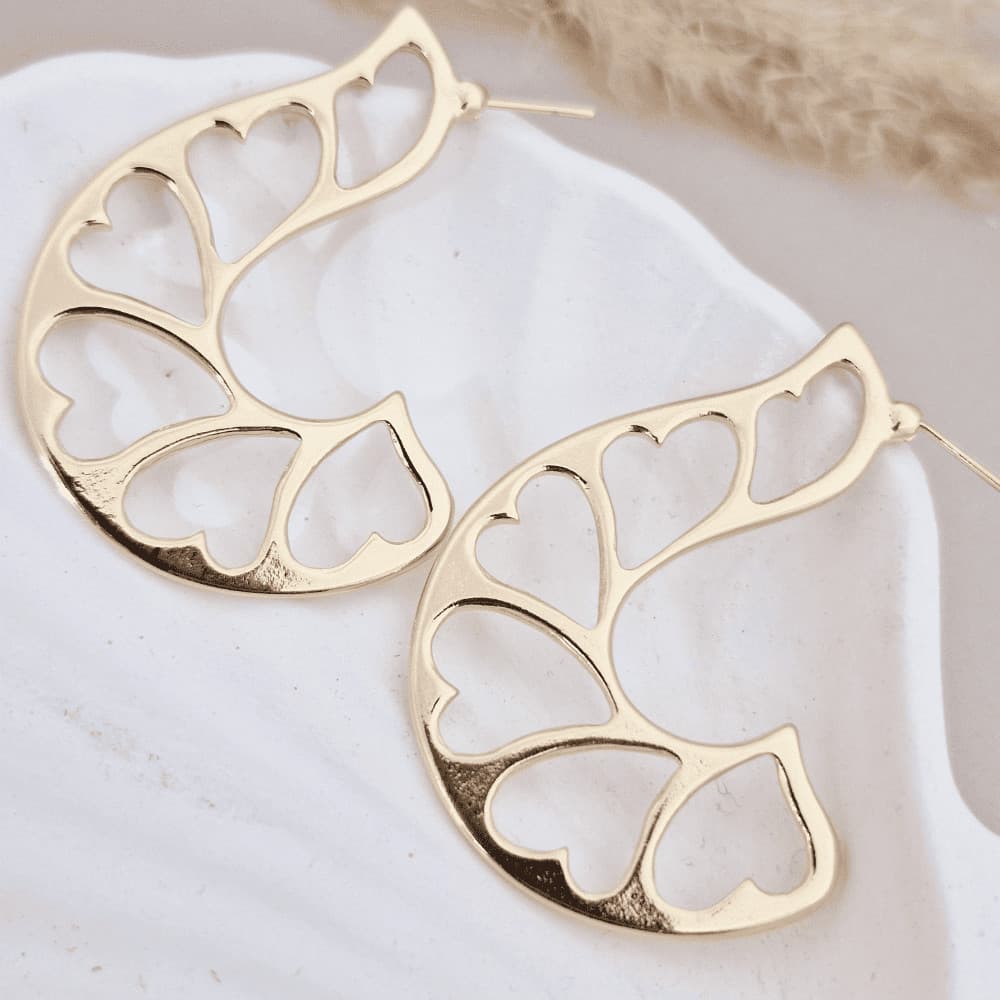 Argola com corações folheado em ouro 18k