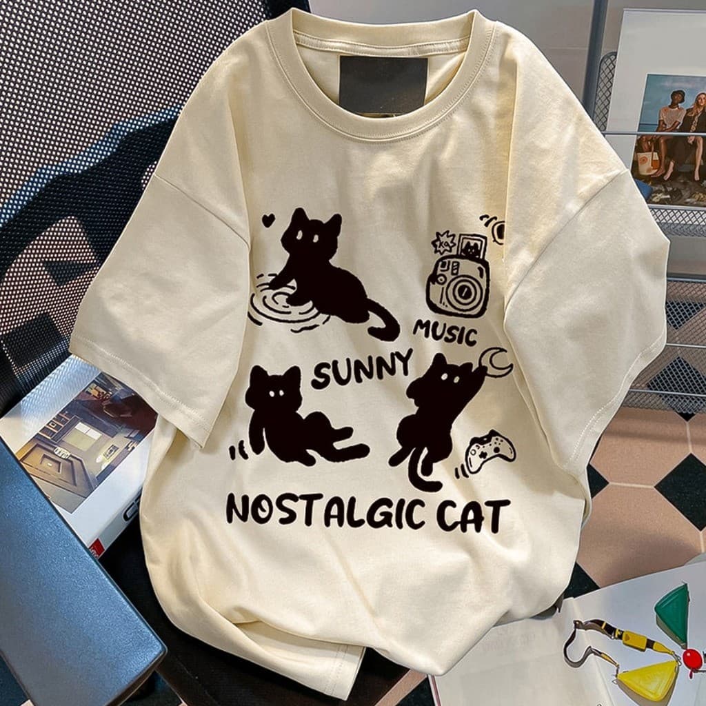 Camiseta Unissex Nostalgic Cat Aesthetic