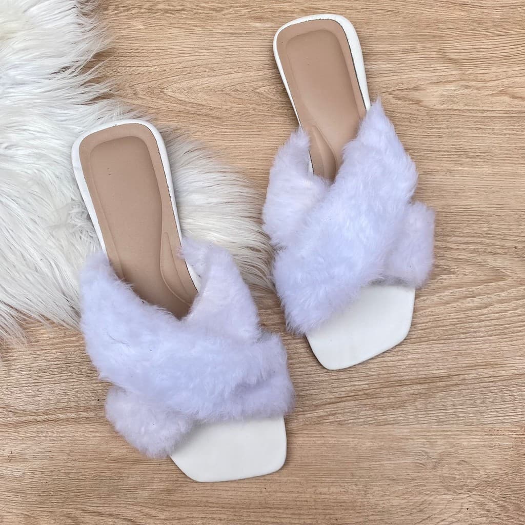 Rasteira Pelúcia Trançada - Conforto Aconchegante com Estilo Premium