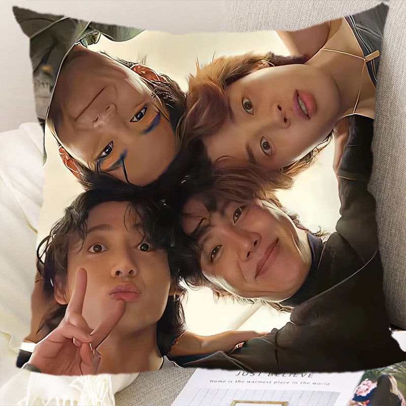 Almofada quadrada BTS Bangtan Boys em poliéster, almofada decorativa com estampa de desenho animado, capa de almofada pa