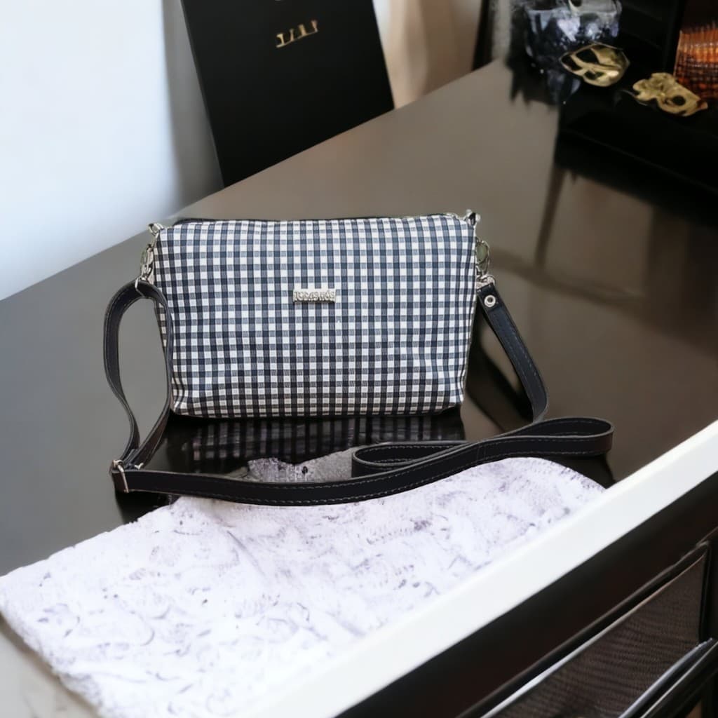 BOLSA FEMININA TIRACOLO TRANSVERSAL COM ALÇAS DE OMBRO