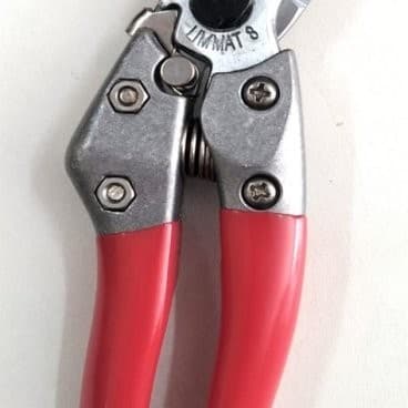 Tesoura de Poda Profissional Limmat com laminas em aço e cabos em aluminio Mod. 8