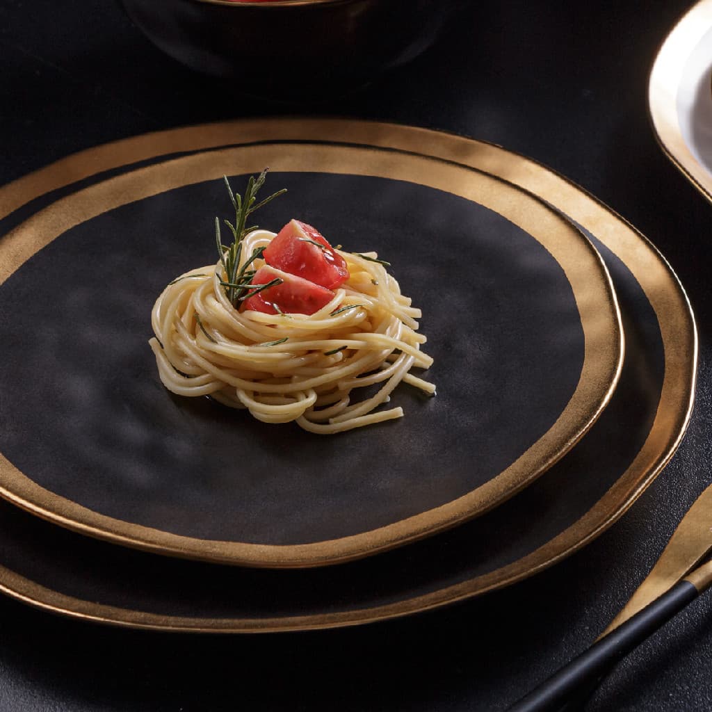 Prato Raso Wolff de Jantar Almoço 25cm Porcelana Dubai Preto com Dourado Gold Luxo Requintado