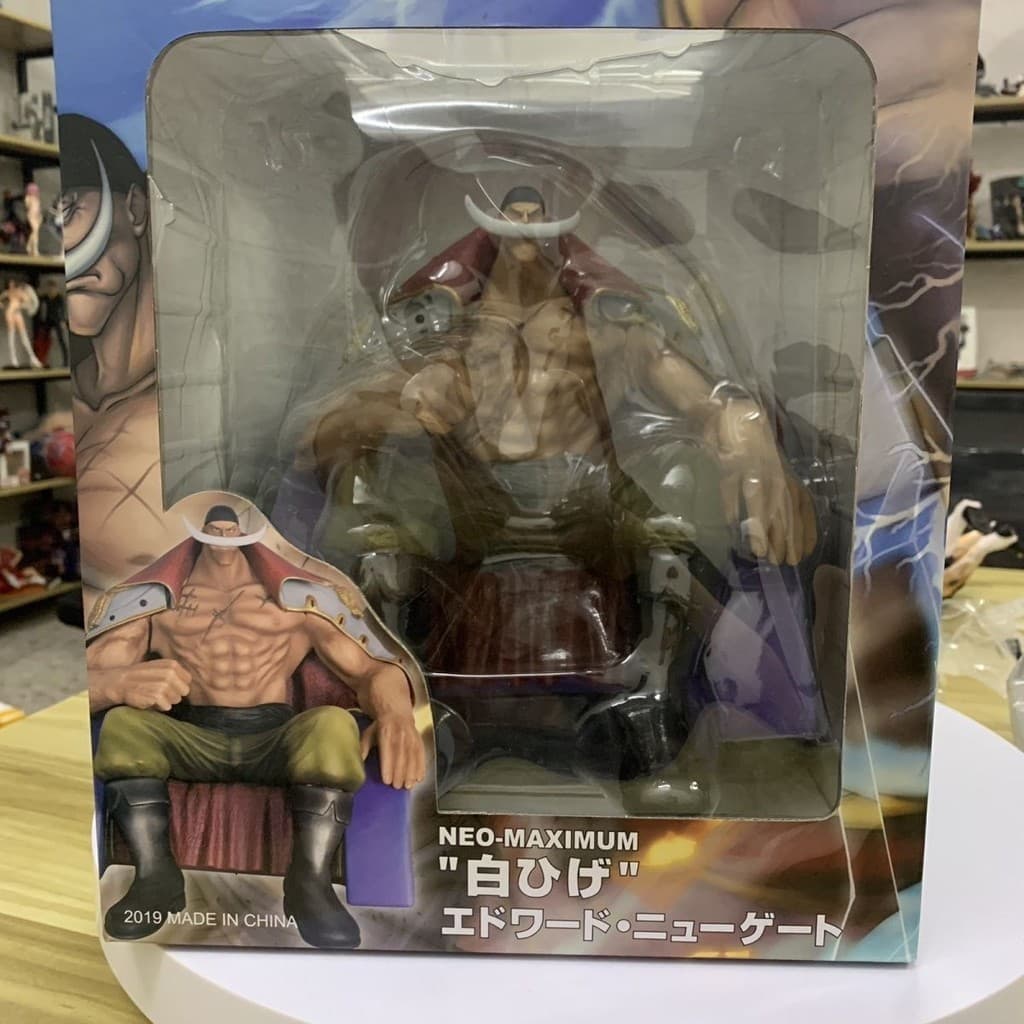 Estoque pronto One Piece Edward Newgate One Piece Sofá Barba Branca Figura Modelo Enfeites