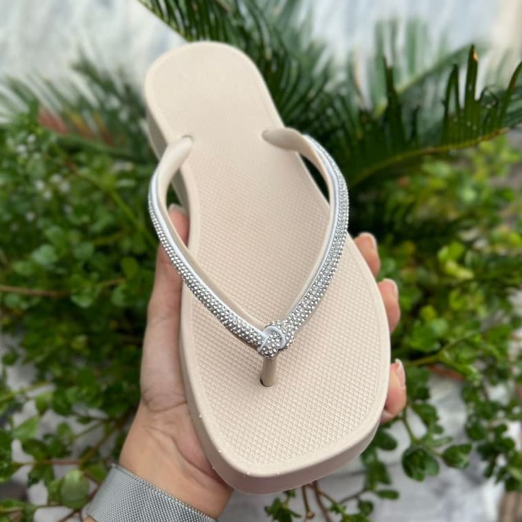 Chinelo Feminino Strass Brilho Confortavel e Leve Lançamento Verão 2025 Estilosa