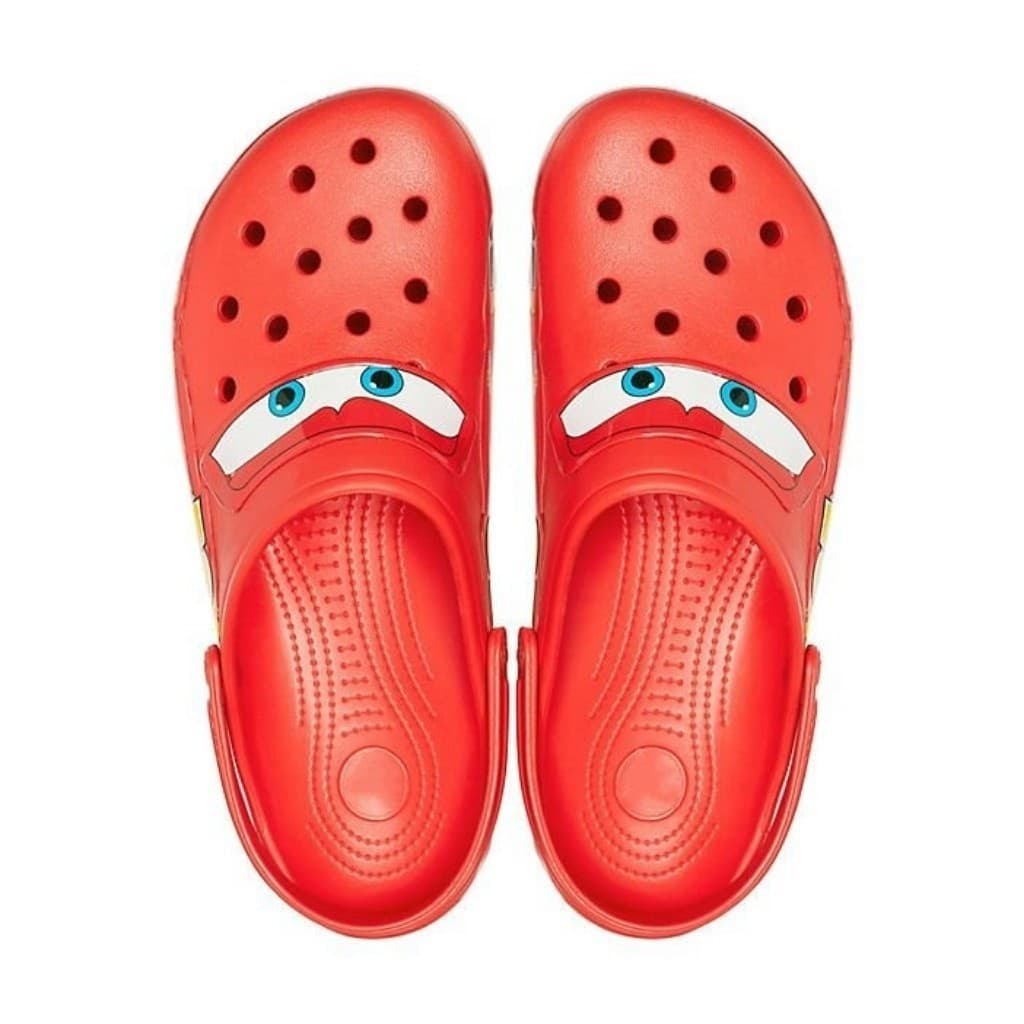 2024 MCQUEEN CLOG ADULTO Sapatos de desenho animado antiderrapantes Sapatos de praia RYRC KHYX