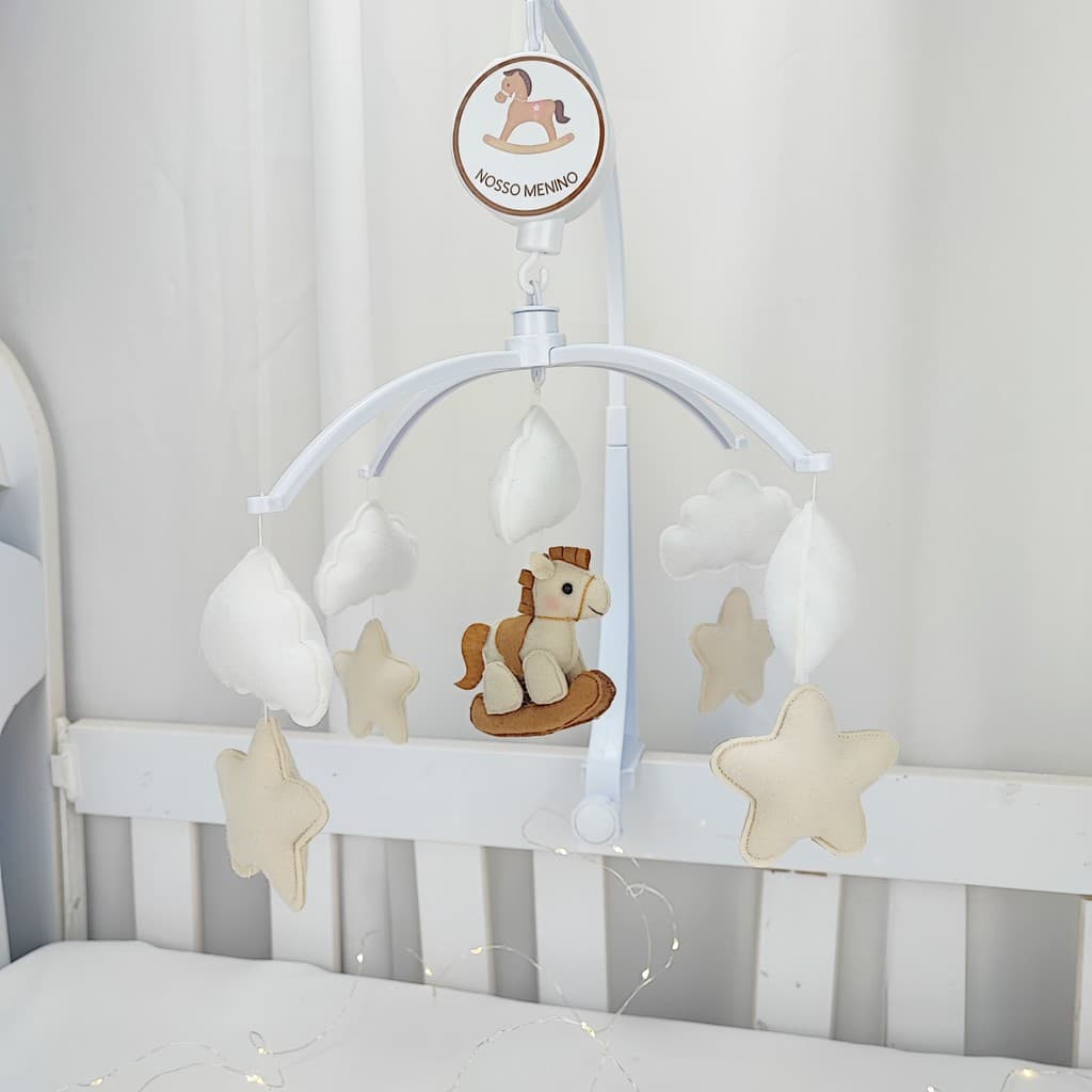 Mobile de Cavalinho em Feltro – Decoração para Quarto de Bebê