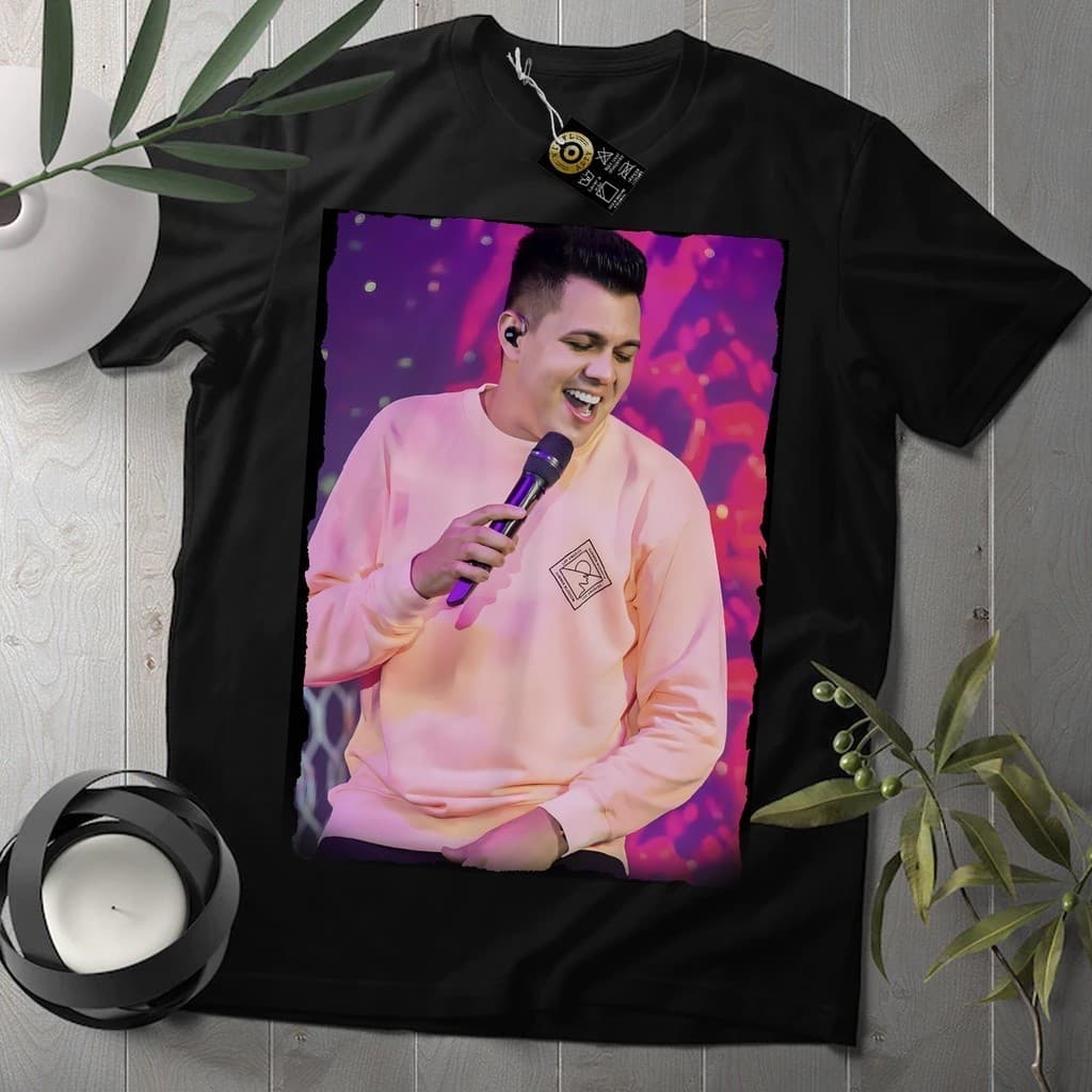 Camiseta Vitor Fernandes Rei do Piseiro top ! font t-shirt