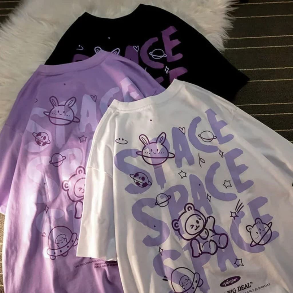 Camiseta feminina impressão urso graffiti manga curta espaço oversized camiseta solta retro estilo Premium