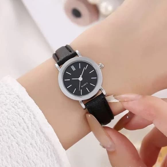 Relógio Feminino Quartz com Pulseira de Couro Redonda