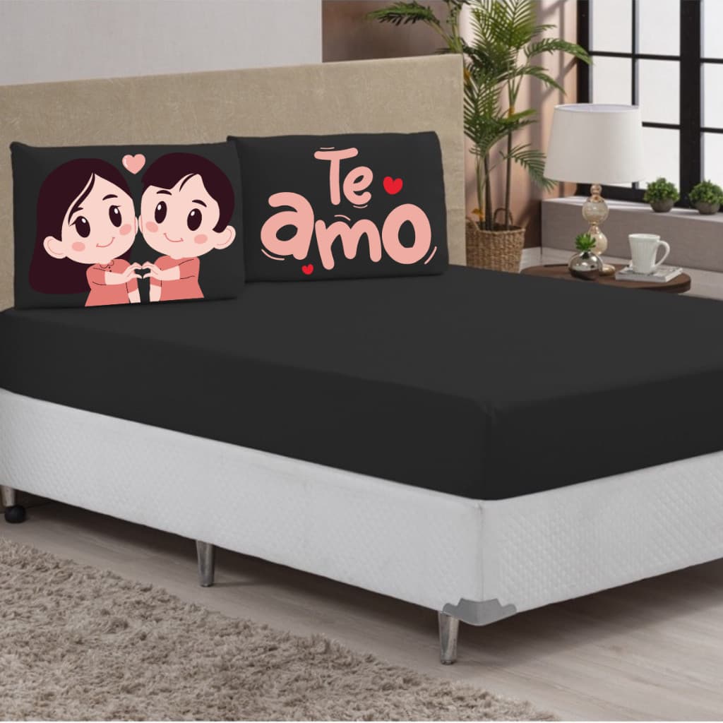 Lençol Casal 3 peças Com Fronhas Estampadas Para Casais Apaixonados (BONECO CASAL E FRASE TE AMO)