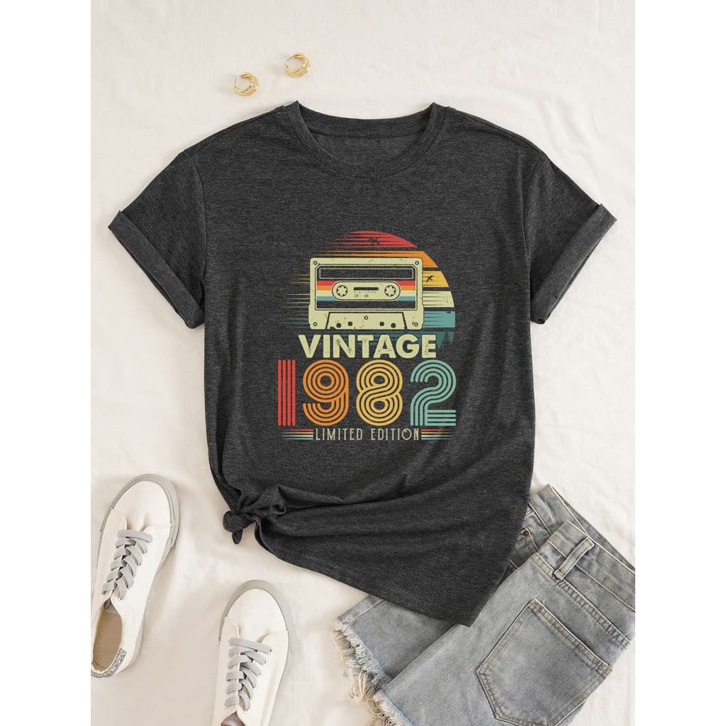 Tshirt Feminina Estilosa Estampada 1982 Vintage Lançamento Camiseta 100% Algodão Camisetão Camisa Oversized Plus Size