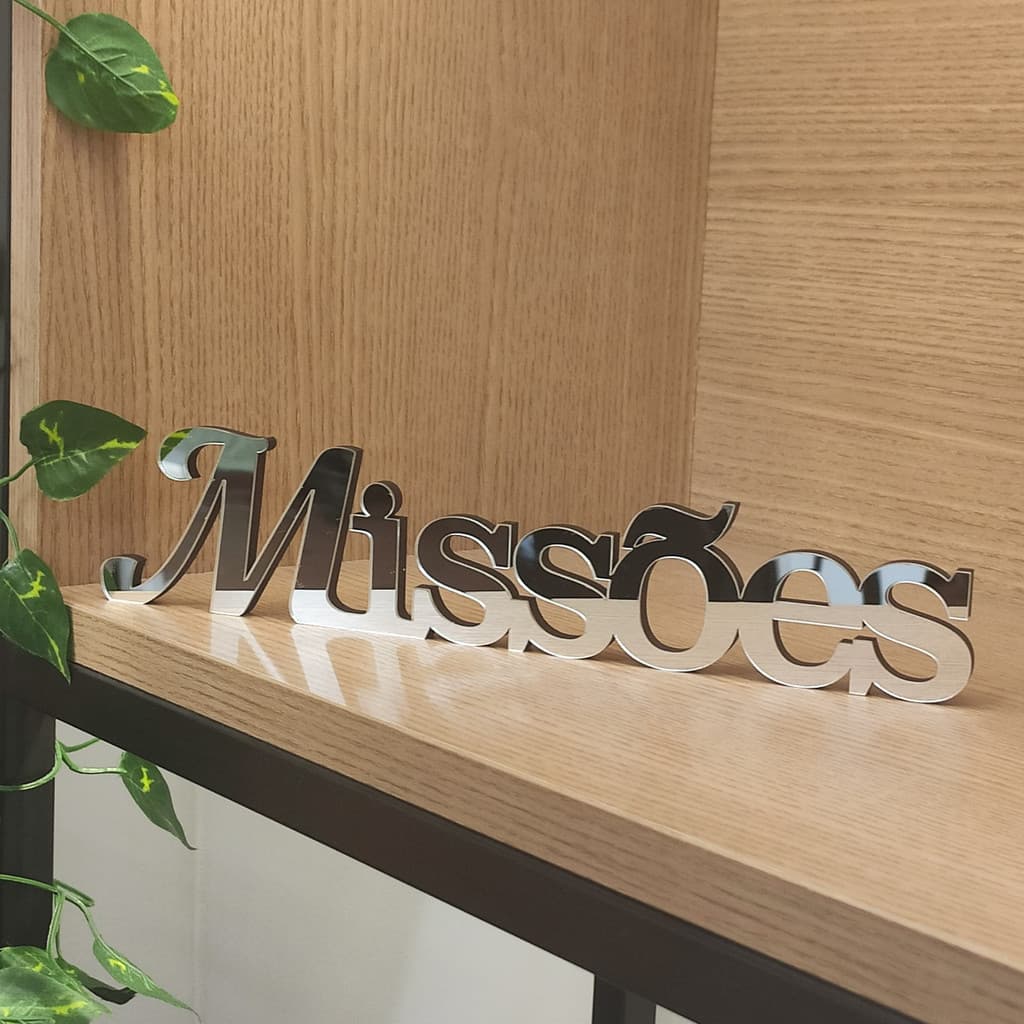 Placa Decorativa Missões Em Acrílico Espelhado E Mdf
