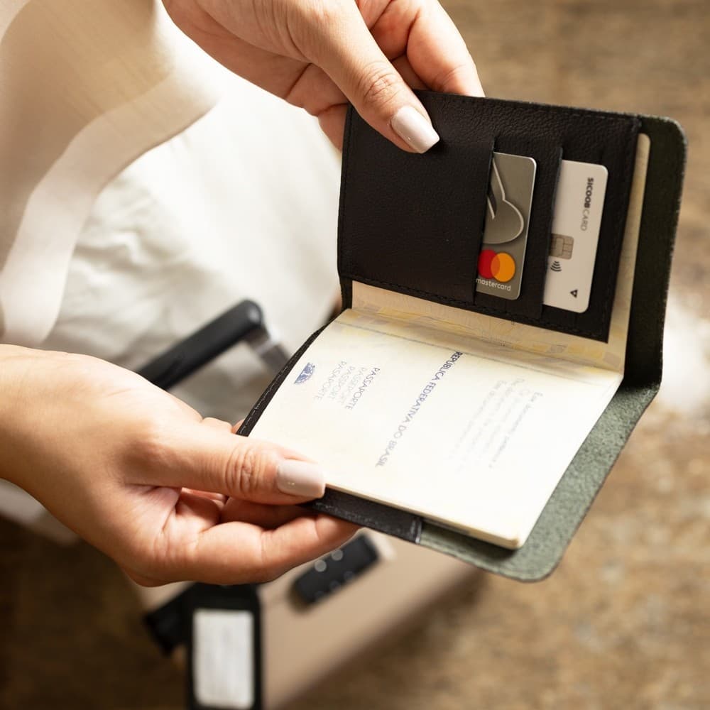 Porta Passaporte em Couro Personalizado Com Nome ou Iniciais
