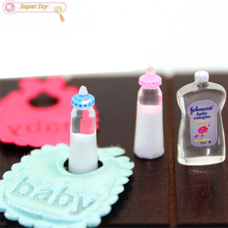 SuperToys 1 : 12 Casa De Bonecas Miniatura Biberões Shampoo Bibs Conjunto De Berçário Acessório Presente