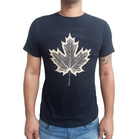 Camiseta Masculina com Estampa de Folha do Canadá,Preta