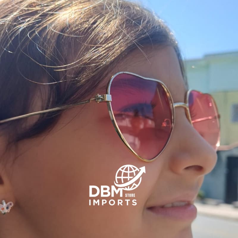 Óculos de sol Infantil menina modelo Coração – com Proteção UV 400.