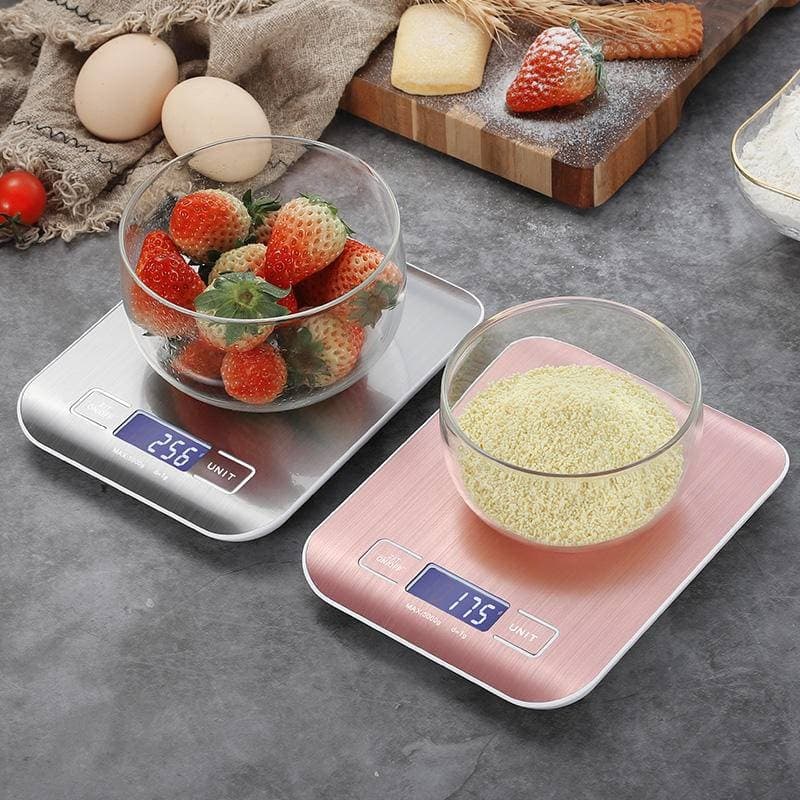 Uma balança de cozinha inteligente com precisão de 0,1 grama para pesar ingredientes de café torrado