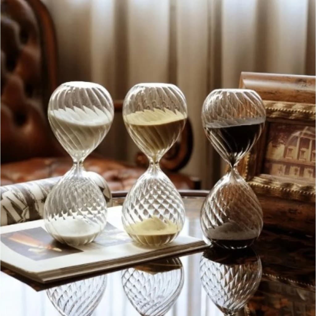 Ampulheta Decorativa de Vidro Transparente com Areia Dourada Design Elegante e Sofisticado - 1UN