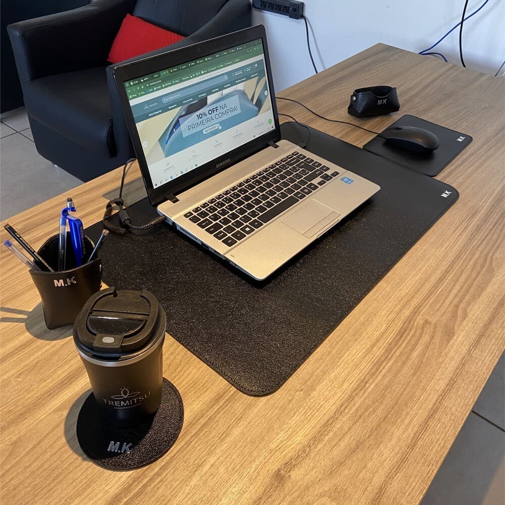 Kit Escritório Desk Pad + Mouse Pad + Porta Copo em Couro Personalizado Com Nome ou Iniciais